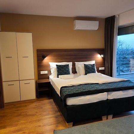 River View Apartments Hotel Bratislava Buitenkant foto