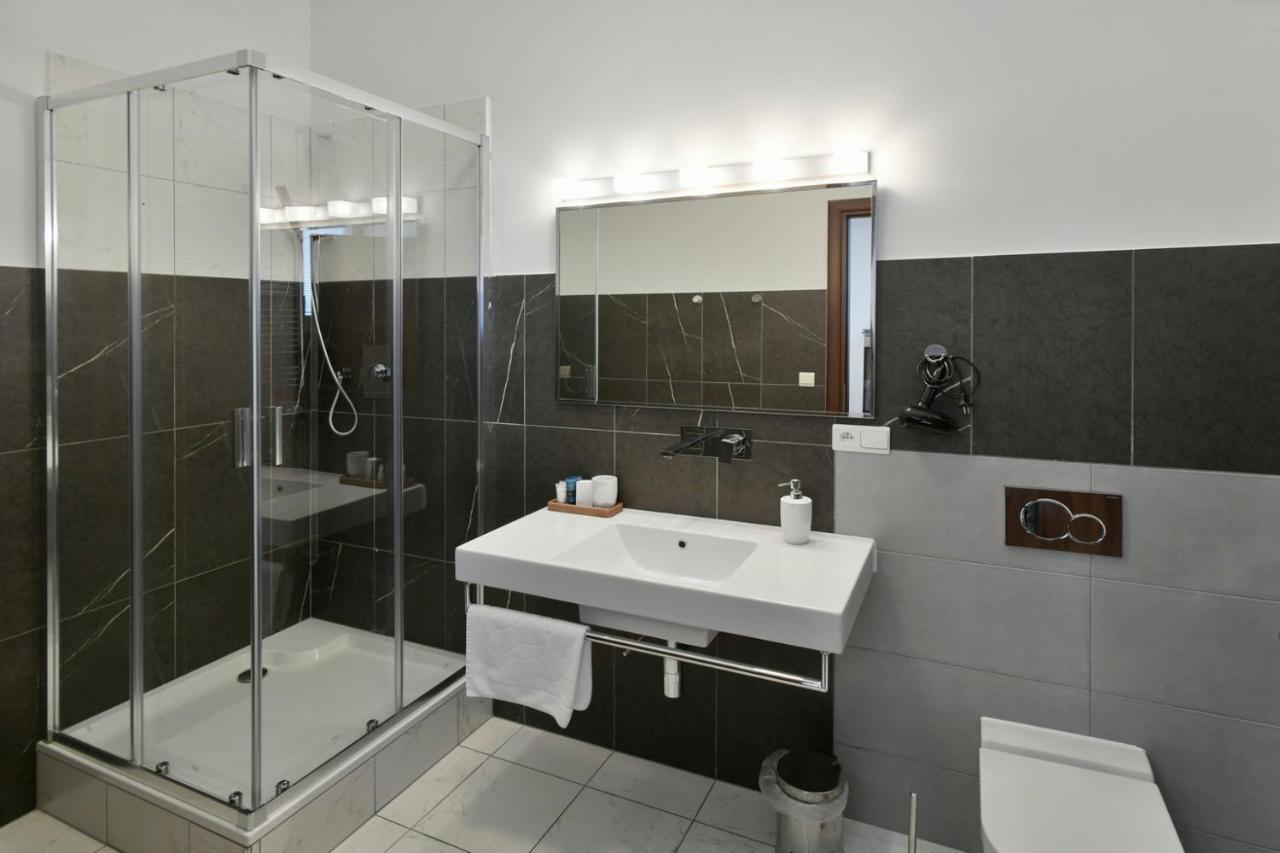 River View Apartments Hotel Bratislava Buitenkant foto