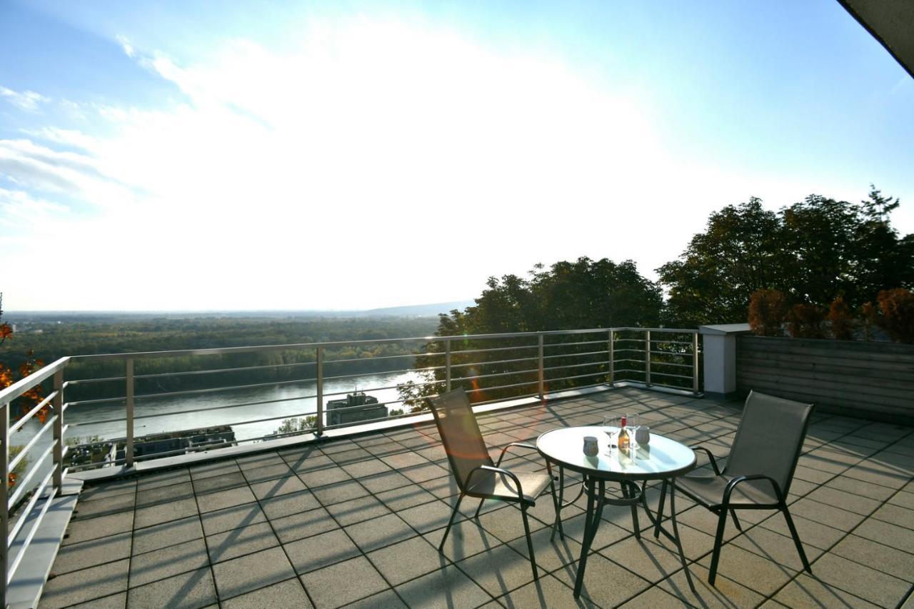 River View Apartments Hotel Bratislava Buitenkant foto