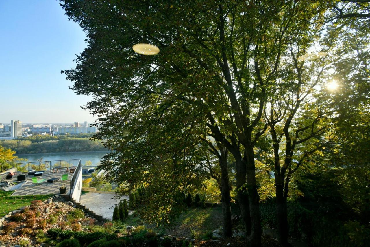 River View Apartments Hotel Bratislava Buitenkant foto
