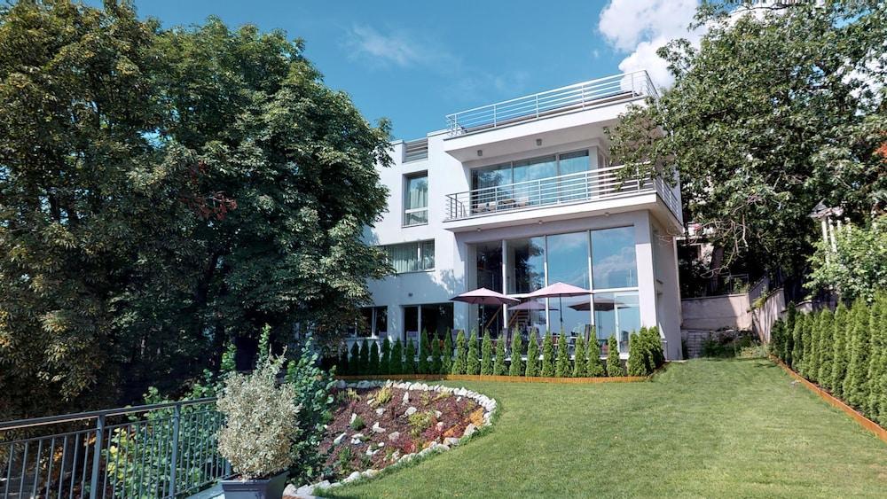 River View Apartments Hotel Bratislava Buitenkant foto