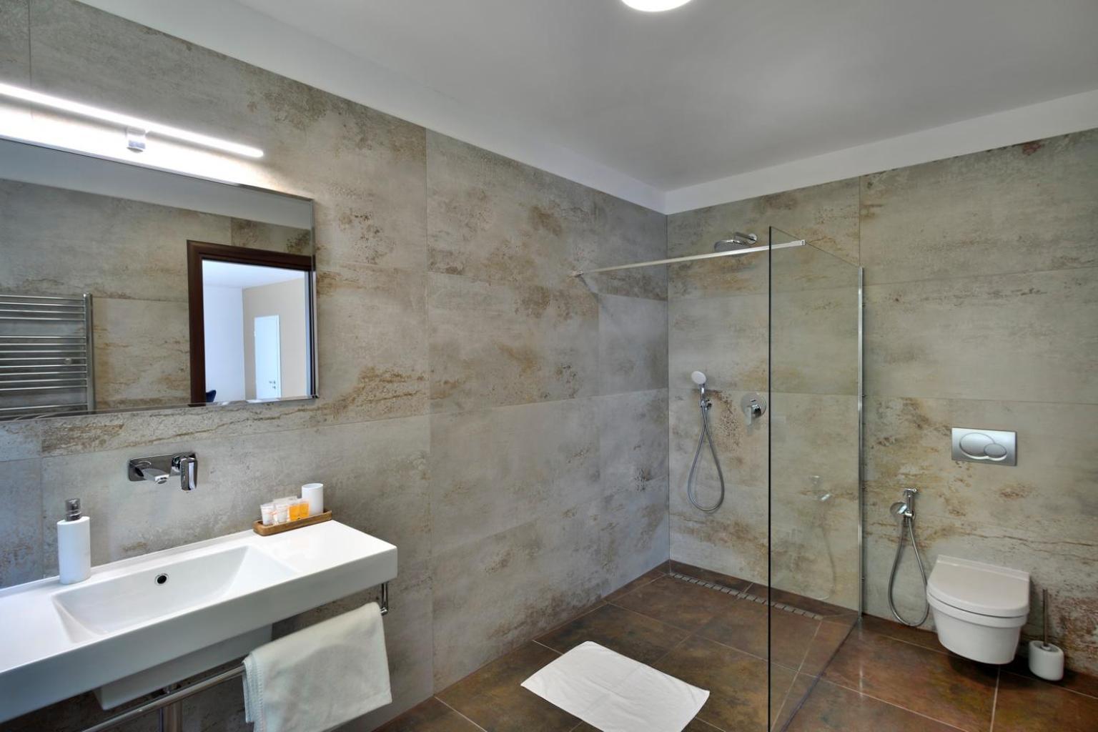 River View Apartments Hotel Bratislava Buitenkant foto