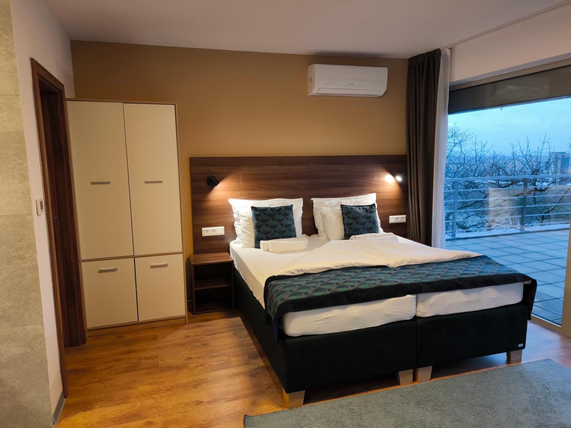 River View Apartments Hotel Bratislava Buitenkant foto