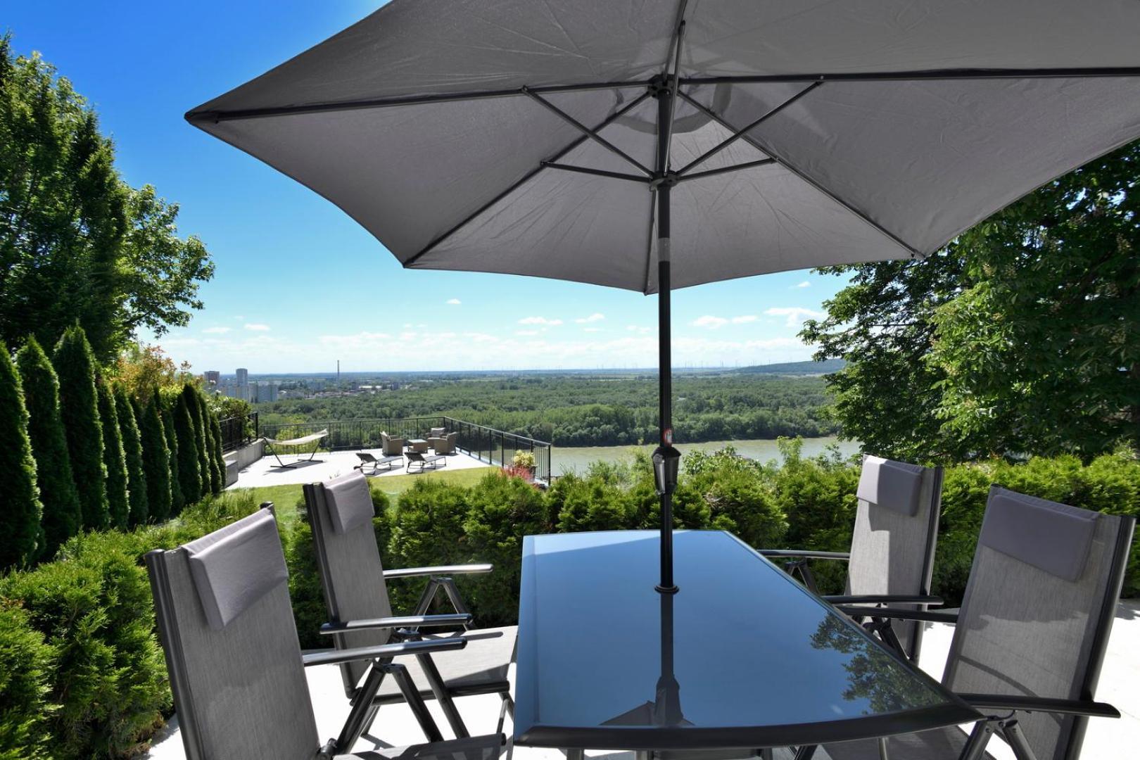 River View Apartments Hotel Bratislava Buitenkant foto