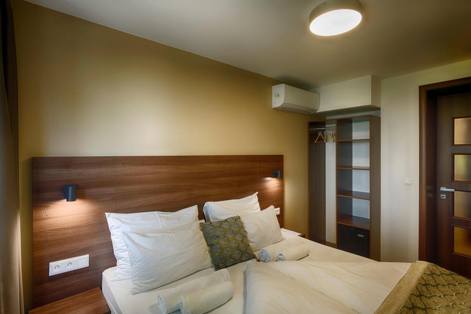 River View Apartments Hotel Bratislava Buitenkant foto